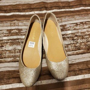 10W American Eagle Gold Glitter Flats Brand New